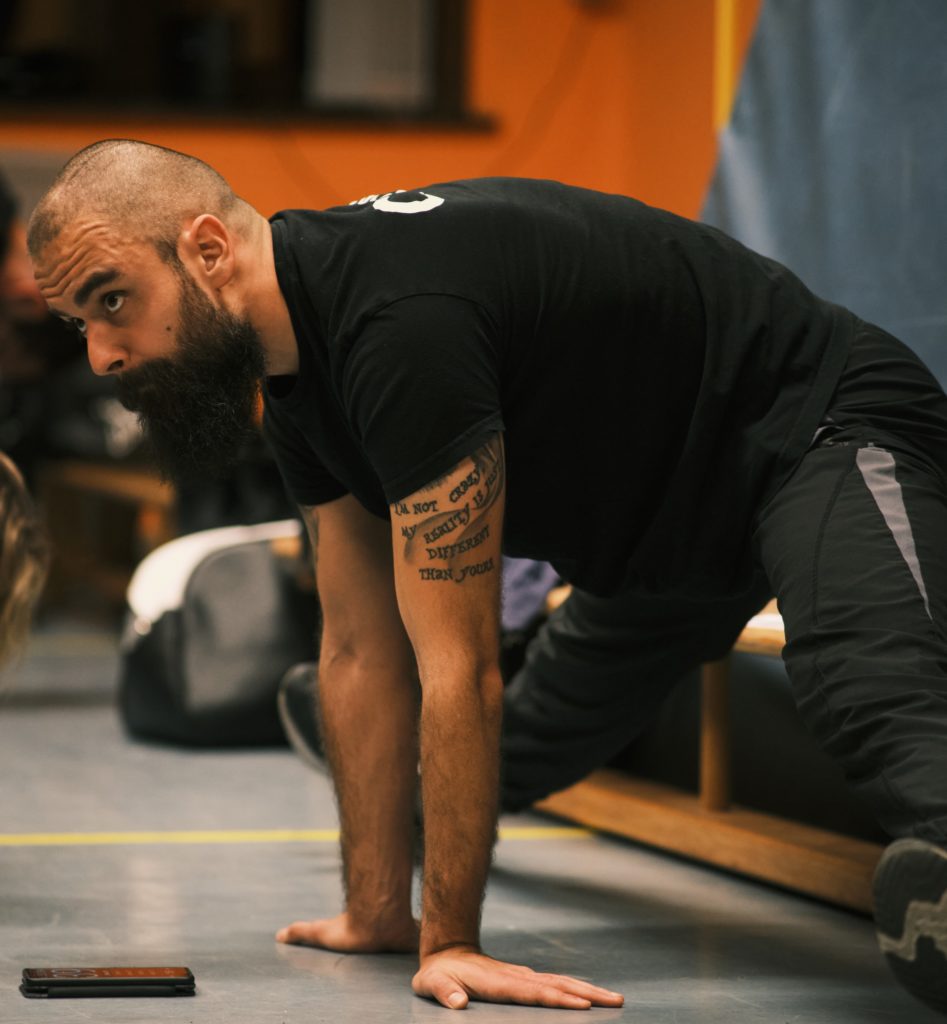 krav maga etirements 