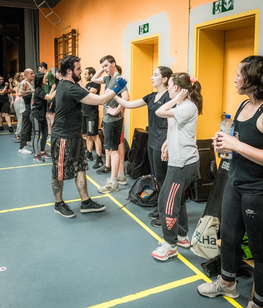 Le check de fin de cours à Krav Maga Mons 